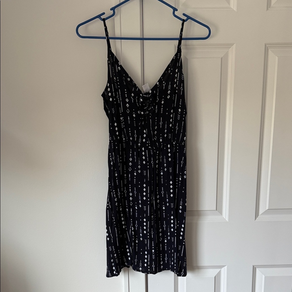 Elegant Navy and White Patterned Dress